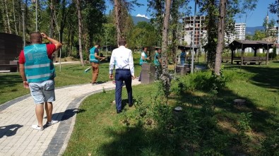 Vatandaşların Gözdesi Şehir Parkı Hükümlüler Tarafından Temizlendi