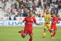 BAĞLAMA - Yeni Malatyaspor Mevlüt Erdinç İle Anlaşmaya Yakın