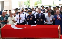 SAVUNMA BAKANI - Bakan Akar, Trafik Kazasında Vefat Eden Emekli Tuğgeneral'in Cenazesine Katıldı