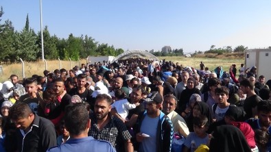 Bayram İçin Ülkelerine Giden Suriyelilerin Sayısı 20 Bini Aştı
