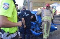 SEFAKÖY - Sefaköy'de Trafik Kazası Açıklaması 3 Yaralı