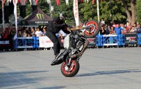 KENAN SOFUOĞLU - Sultanahmet Meydanı'nda Motosiklet Şov