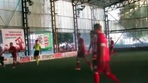 EFLATUN - Süper Lig Hakemi Suat Arslanboğa Halı Saha Maçı Yönetti