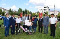 RAMAZAN BAYRAMı - Sürücü Seyahat Karnesini Doldurarak En Çok Beğeni Alan 3 Öğrenciye Bisiklet Hediye Edildi