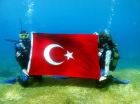 DALYAN - Büyük Zaferin 97. Yılını Deniz Dibinde Kutladılar