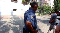 PSİKİYATRİST - Evde Tek Başına Bırakılan Çocuk Polisi Harekete Geçirdi