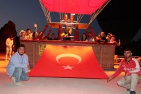 Kapadokya'da Zafer Bayramı Gökyüzünde Kutlandı
