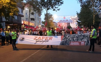 Kartal'da Binlerce Vatandaş Zafer Yürüyüşü'nde Buluştu