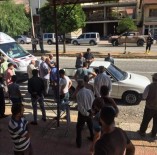 ERKENEK - Malatya'da Otomobilin Çarptığı 2 Kişi Yaralandı
