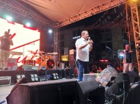 30 AĞUSTOS ZAFER BAYRAMı - Maltepe'de Binlerce Kişilik Fener Alayı