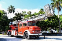 TRAFİK TESCİL - Mersin'in Emektar İtfaiye Aracı, Meraklı Ziyaretçilerini Bekliyor