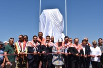 EKREM YAVAŞ - Sındırgı'da Pehlivanlar Anıtı Açıldı
