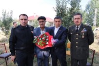 AHMET UĞURLU - Kaymakam Mehmetbeyoğlu'ndan Şehit Ailelerine Ziyaret