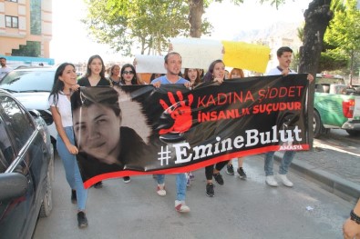 Sosyal Medyadan Bir Araya Geldiler, Kadın Cinayetleri Ve Kadına Şiddeti Protesto Ettiler