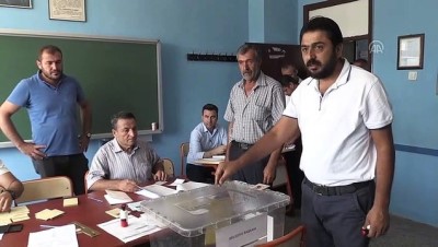 Adıyaman'ın Besni İlçesine Bağlı Suvarlı Beldesinde Oy Verme İşlemi Başladı