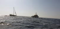 Sahil Güvenlik Sürüklenen Tekneyi Limana Çekti