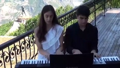 Artvinli Genç Piyanistler İtalya Yolcusu