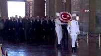 BÜYÜKELÇİLER - Çavuşoğlu Türk Büyükelçilerle Anıtkabir'i Ziyaret Etti