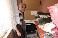 Eşi 3 Çocuğu İle Birlikte Terk Etti, Harabe Evde Yaşama Tutunmaya Çalışıyor