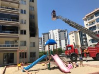 Ev Yangınında Faciadan Dönüldü, 3'Ü Çocuk 5 Kişi Hastaneye Kaldırıldı