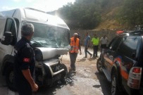 Gümüşhane'de Trafik Kazası Açıklaması 3 Yaralı Haberi