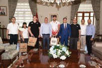 AHMET DENIZ - Milli Judoculardan Vali Deniz'e Ziyaret