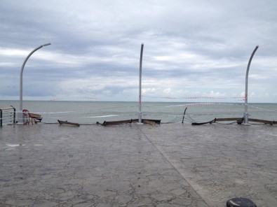 Tarihi Bulancak İskelesi'ni Fırtına Vurdu