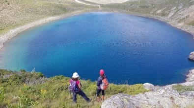 Uludağ'ın Göl Ve Şelaleleri Hayran Bırakıyor