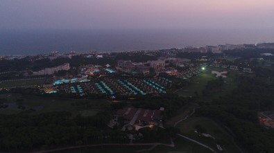 Antalya'da Jennifer Lopez Rüzgarı
