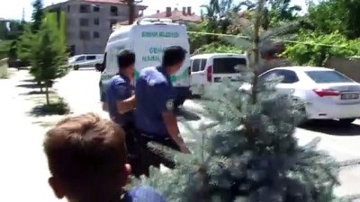 Eşini Öldürüp İntihar Etti