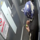 SıĞıNMA - Girdiği Apartmanı Hem Soydu Hem De Yardım Parası Topladı