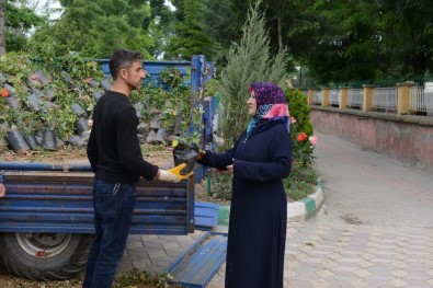 Çorum'da Mezarlıklar Bayram Da Gül Kokacak