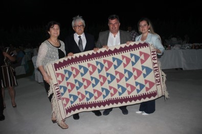 Emekli Olan Kınık Kaymakamı İçin Veda Yemeği