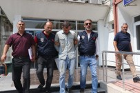 BELEDİYE İŞÇİSİ - Polis Katil Zanlısını Dilenci Kılığına Girerek Yakaladı