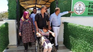 Berdan Mardini, Diyarbakır'da Özel Eğitim Ve Rehabilitasyon Merkezini Ziyaret Etti