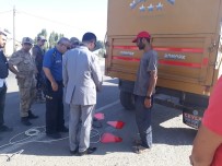 ARAKONAK - Bulanık'ta Traktör Römorklarına Reflektör Takıldı