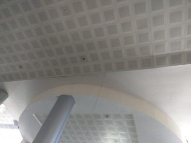 Çardak Havalimanı'nda Deprem Nedeniyle Asma Tavanda Çökmeler Meydana Geldi