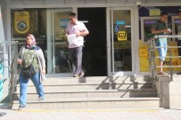BAYRAM HEDİYESİ - Denizli'de Emekliler Bayram İkramiyelerini Almaya Başladı
