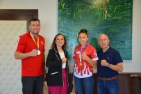 DÜNYA ŞAMPİYONU - Dünya Şampiyonlarından Rektör Çakar'a Ziyaret