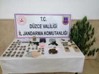UYUŞTURUCU TİCARETİ - Düzce'de Jandarmadan Uyuşturucu Operasyonu