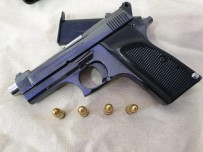 RUHSATSIZ SİLAH - Silah Ticareti Operasyonunda 3 Kişi Tutuklandı