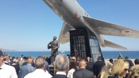 KARA KUVVETLERİ KOMUTANI - Yenilenen Şehit Pilot Yüzbaşı Cengiz Topel Anıtı Törenle Açıldı