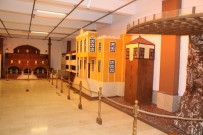 İNCEKAYA - 4 Ayda 4 Ton Çikolata Harcayarak Şehir İnşa Etti