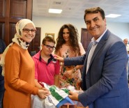 BAYRAMLAŞMA - Başkan Dündar Personelle Bayramlaştı