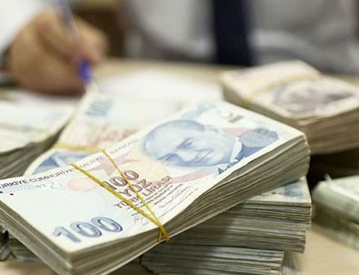 Cari denge 538 milyon dolar fazla verdi