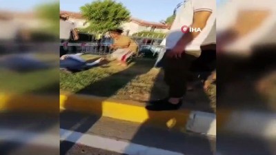 Denizli'de Servis Midibüsü İle Otomobil Çarpıştı Açıklaması 14 Yaralı