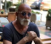 İzmir'de Emekli 1. Sınıf Emniyet Müdürü Kalp Krizi Sonucu Yaşamını Yitirdi