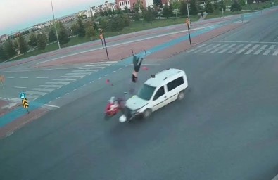 Kaza Anları Şehir Polis Kamerasında