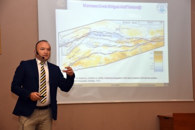 Kent Konseyi'nde 'Deprem' Konferansı