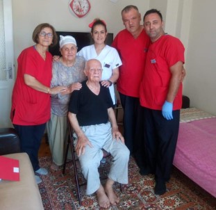 Nazilli'de Bayram Öncesi Engelli Ve Yaşlılar Unutulmadı